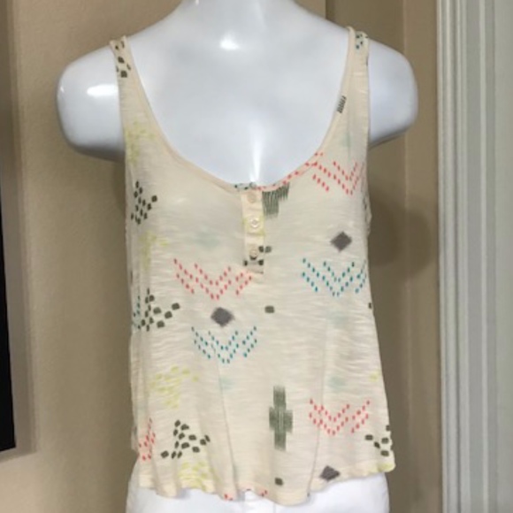 Kirra Cream Keyhole Tank Top Size Medium - Picture 1 of 5